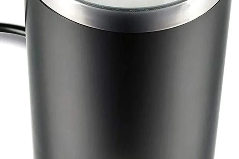 Does the Bodum Bistro Electric Milk Frother Heat Milk