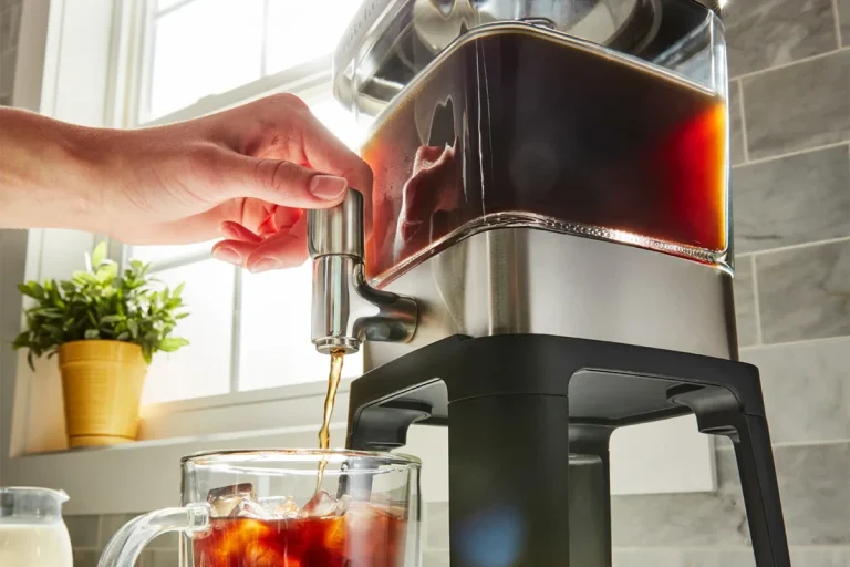 How Cold Brew Coffee Maker Works in Simple Steps
