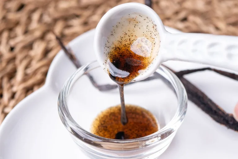 How Much Vanilla Bean Paste to Use Instead of Extract